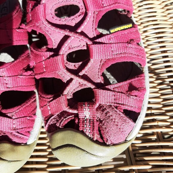 KEEN Women's Whisper Sandals Waterproof Beet Red/ Honeysuckle Size 6 - Picture 6 of 7